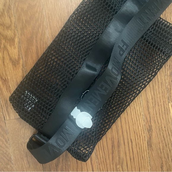 Free People Movement Mini Mesh Sling Bag black - Picture 6 of 7